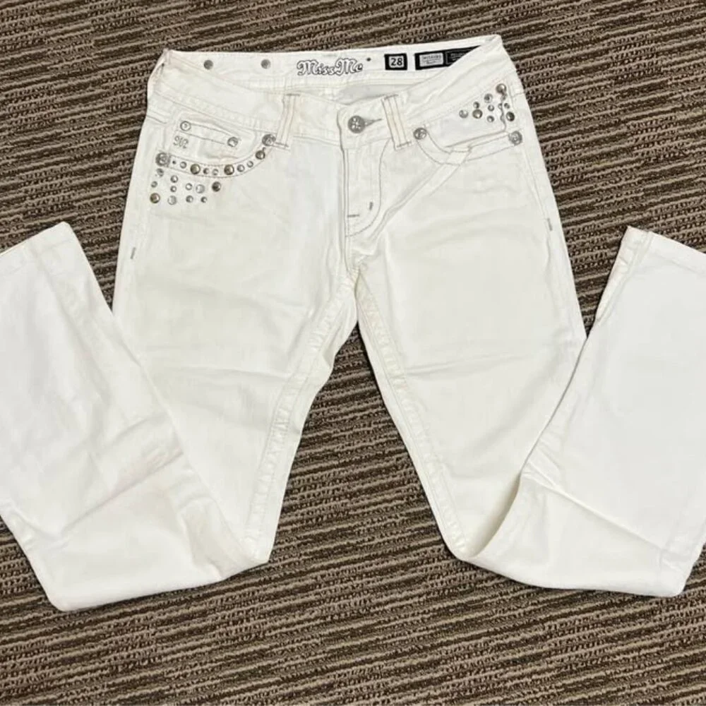 Miss Me Women’s Denim White Jeans Size 28 Boot Cut inseam 29.5 - Picture 1 of 3